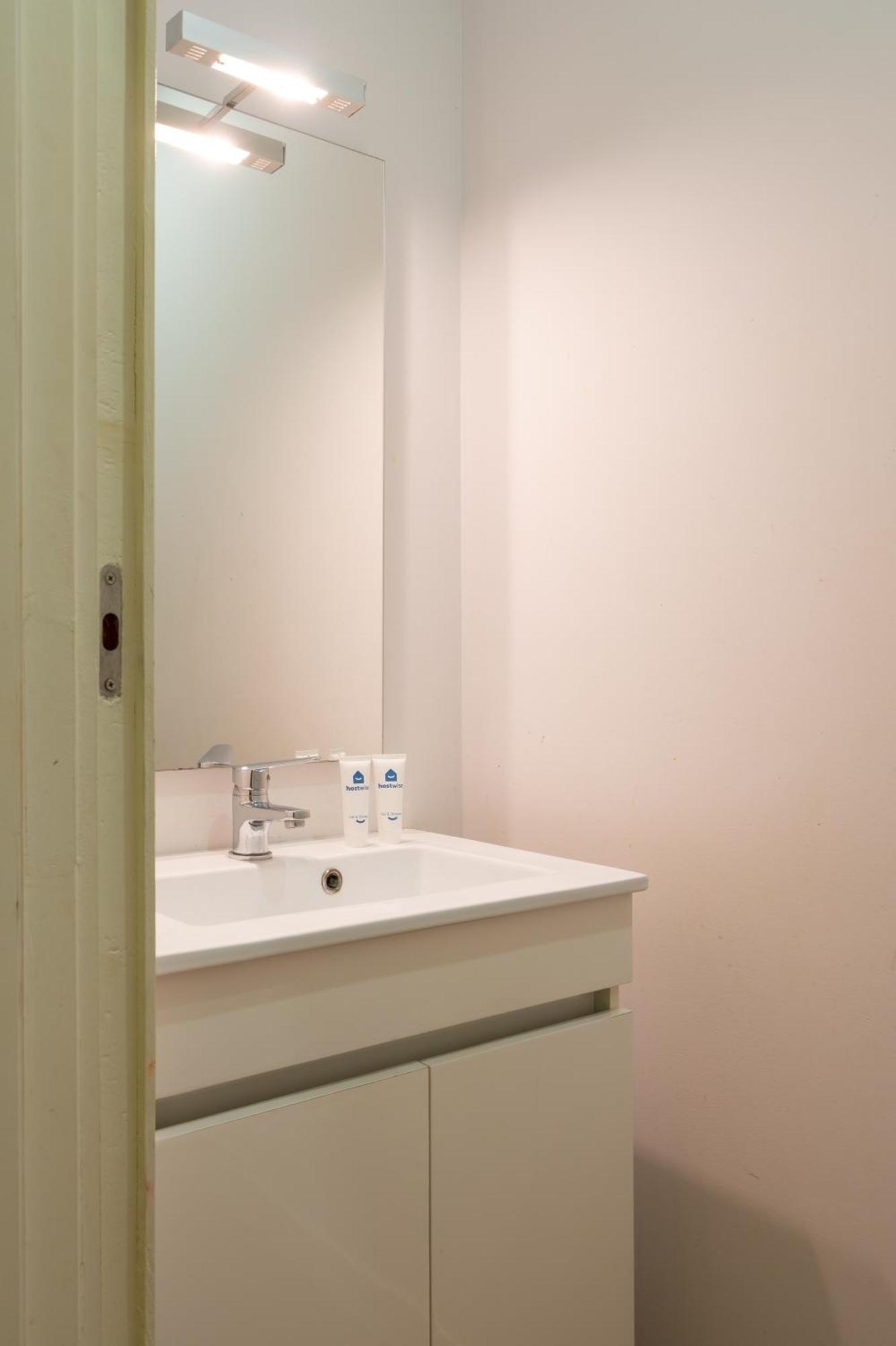 Host Wise - Sweet Bright Flats - City Center Porto Ruang foto