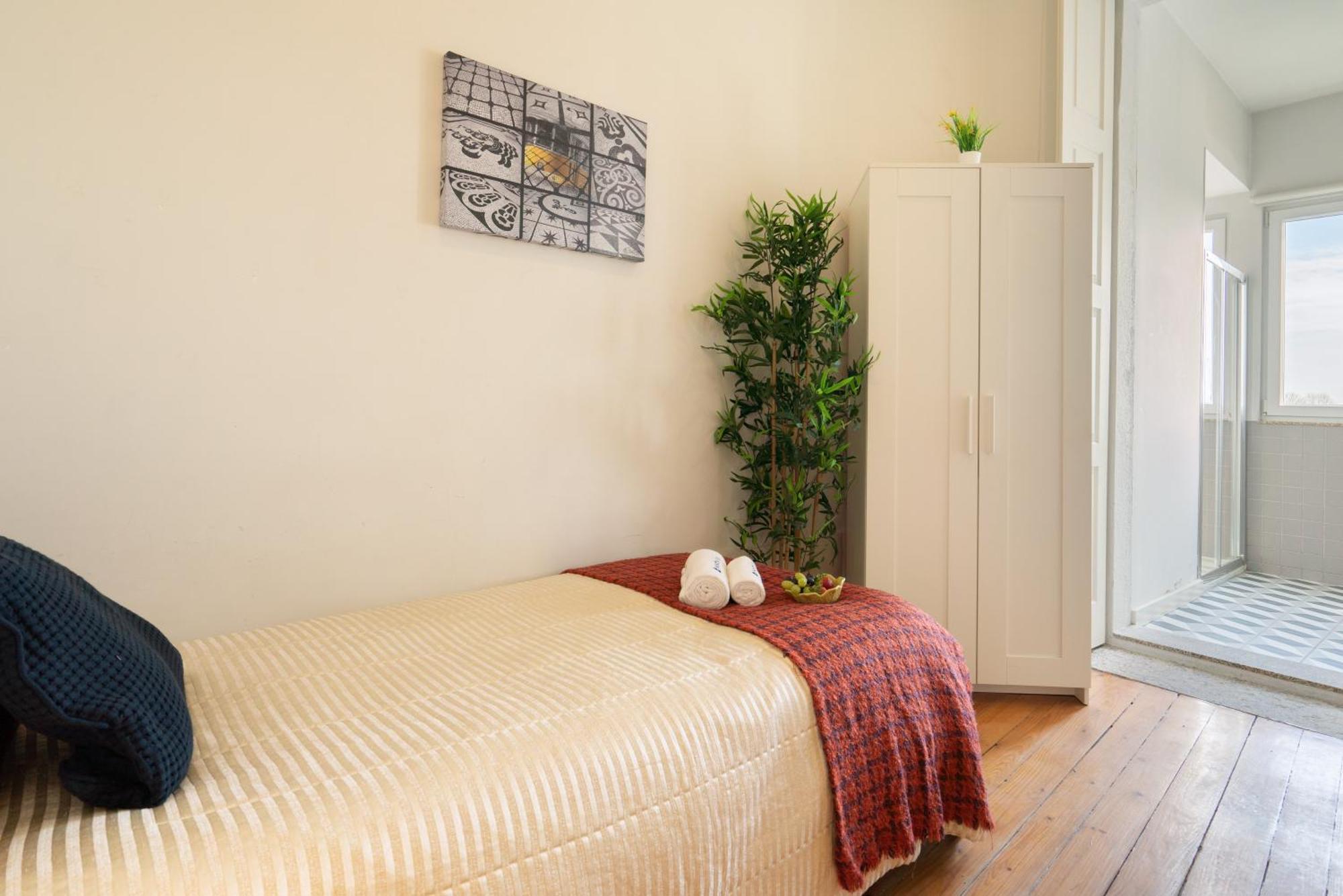 Host Wise - Sweet Bright Flats - City Center Porto Ruang foto